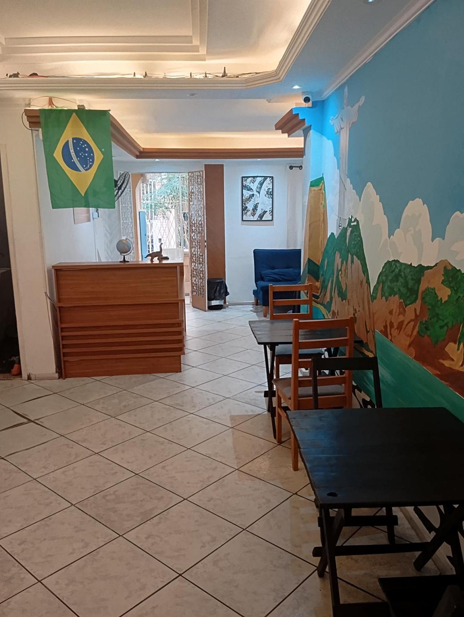 Em Copa Hostel *